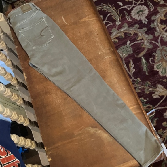 American Eagle O Nxt Level Stretch HR Skinny Utility Jeans Army Green, Size 4 - Picture 2 of 11